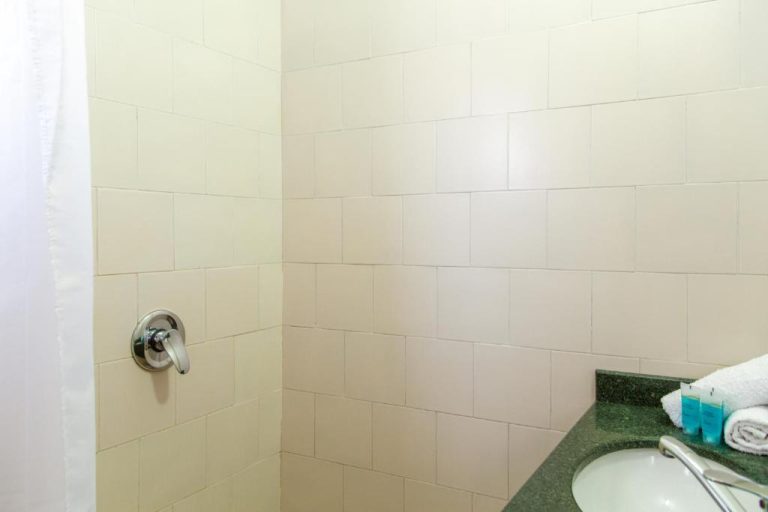 חדר בייסיק טריפל | BASIC Triple Room