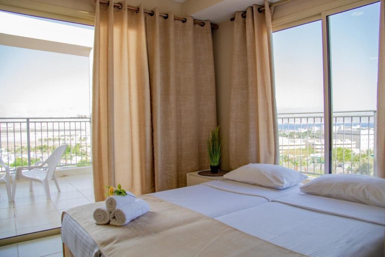 סוויטת רויאל עם מרפסת | King Suite with Balcony